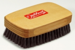 P.Jentschura Körperbürste aus Buche Schichtholz mit kräftigen Borsten für Trocken- und Nassbürstungen.